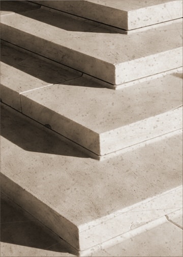 מדרגות מאבן טבעית
